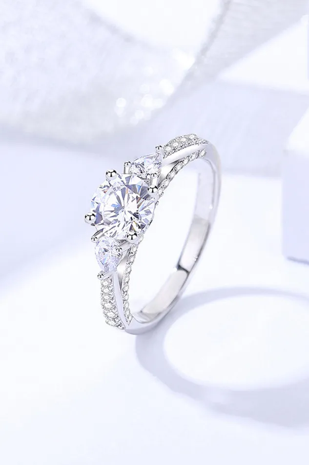 Trendsi Rings 1 Carat Moissanite 4Prong Side Stone Ring